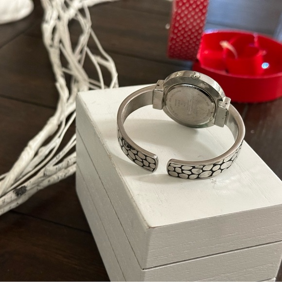 Vintage Hello Kitty Watch - Picture 3 of 10